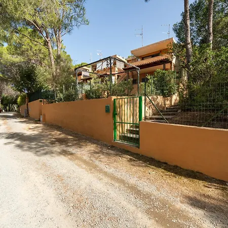 펜션 Caposchiera A Pinus Village