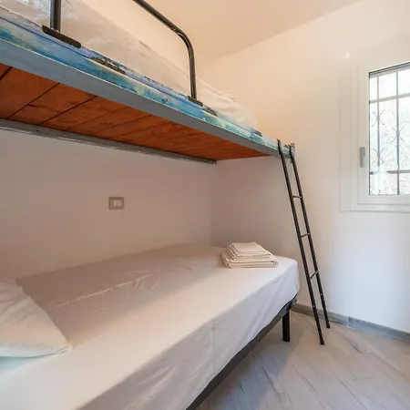 Caposchiera A Pinus Village