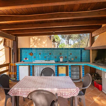 Caposchiera A Pinus Village